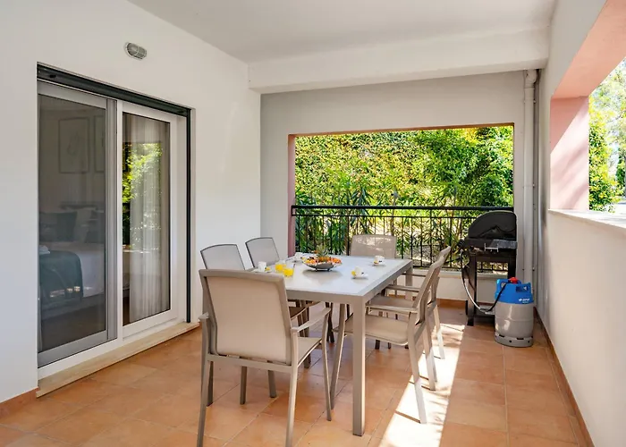 Modern And Spacious Apartment, Apartament *