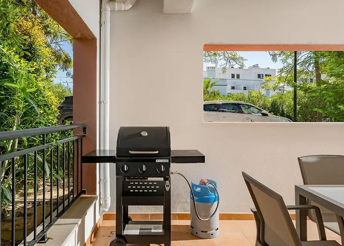 Modern And Spacious Apartment, Daire