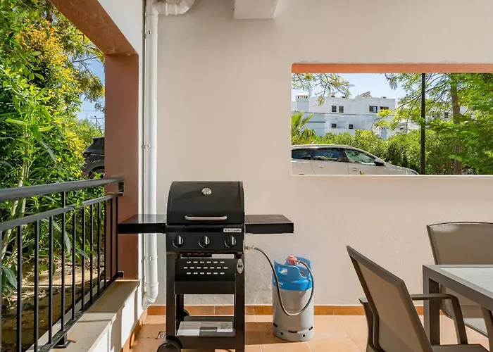 Modern And Spacious Apartment, Daire