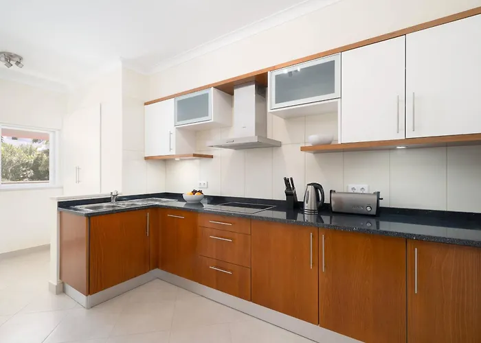 Modern And Spacious Apartment, Apartman *