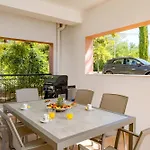 アパート Modern And Spacious Apartment, *